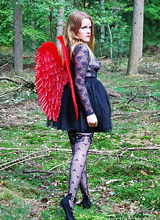 порно фото Любительское соло девушка спорт Ангел wings, high heels , spreading 