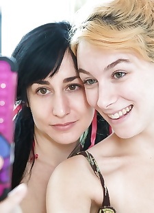 porno fotoğrafları Coed lezbiyenler ashley l ve brooklyn, ass , brunette 