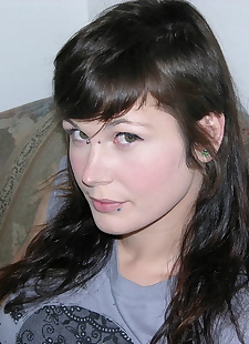 الإباحية والصور أريس نماذج عارية و يظهر لها asshole, brunette , shaved 
